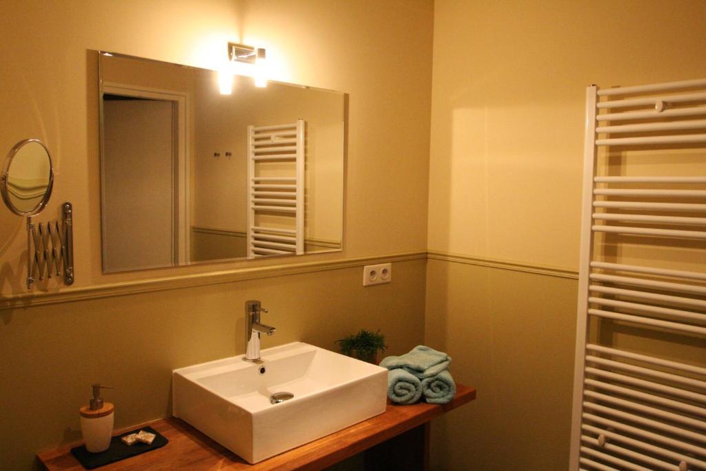 Bleu Raisin Bed & Breakfast Les Salles-de-Castillon ห้อง รูปภาพ